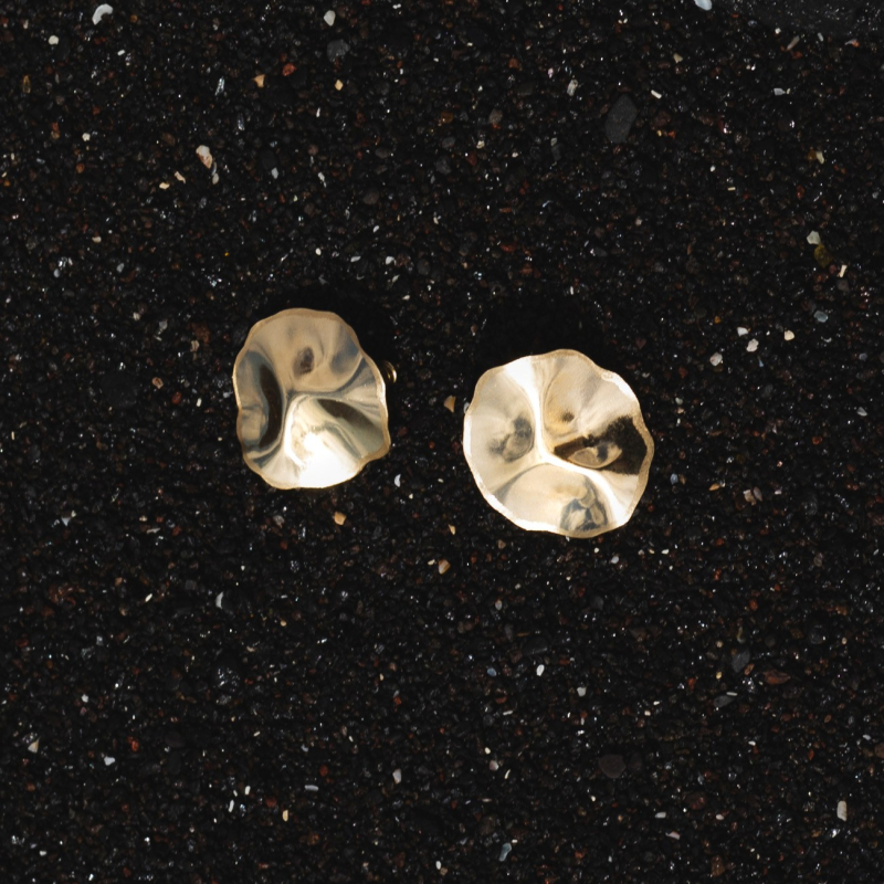 Zarte Ohrringe aus gewelltem Blech, 925er Silber platiniert                                    