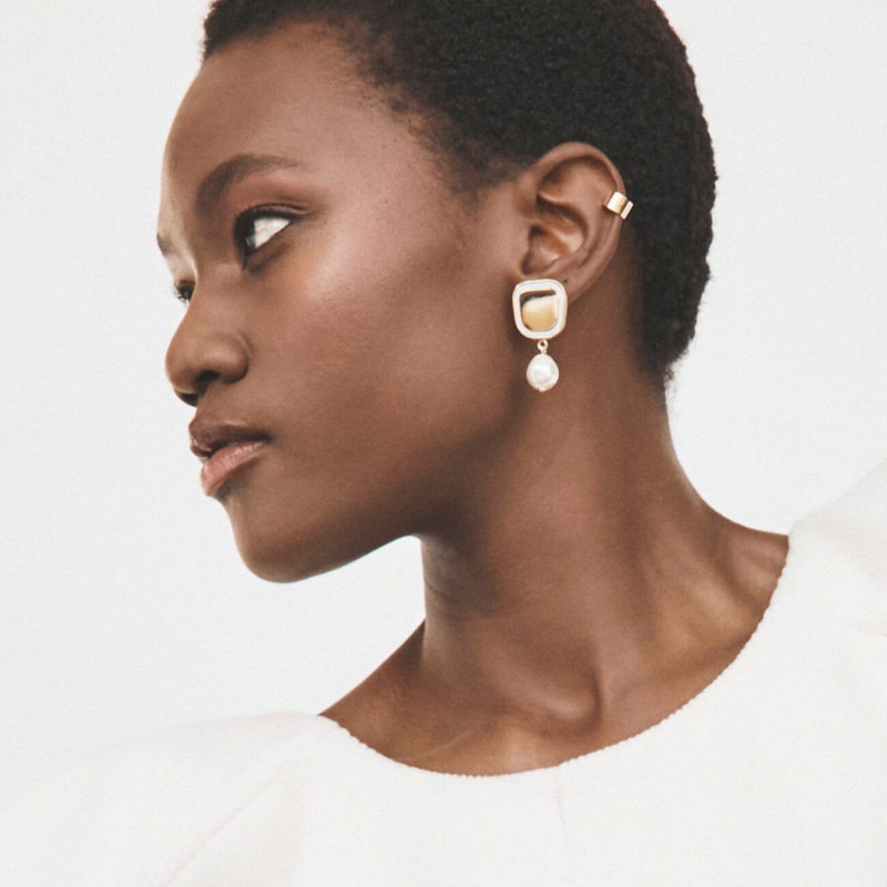 Square earrings with white resin and pearl, sterling silver 925 platinum plated                                    