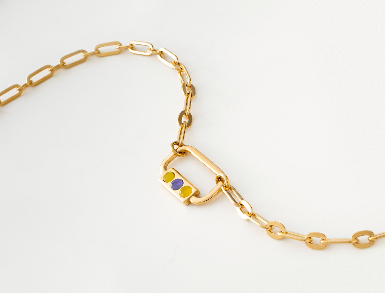 Chokerschnalle mit farbigen steinen Chokerschnalle mit farbigen steinen